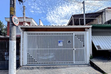 Casa à venda com 180m², 3 quartos e 2 vagasFachada - Plaquinha