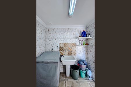 Casa à venda com 180m², 3 quartos e 2 vagasÁrea de Serviço