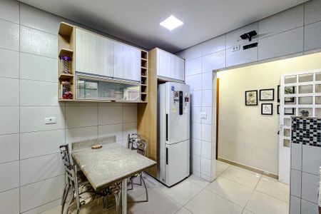 Casa à venda com 180m², 3 quartos e 2 vagasCozinha