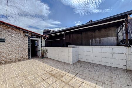Casa à venda com 180m², 3 quartos e 2 vagasÁrea externa