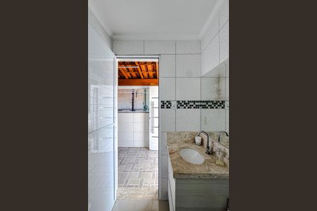 Casa à venda com 180m², 3 quartos e 2 vagasBanheiro 2