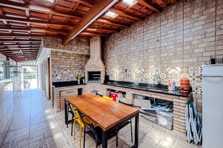 Casa à venda com 180m², 3 quartos e 2 vagasChurrasqueira