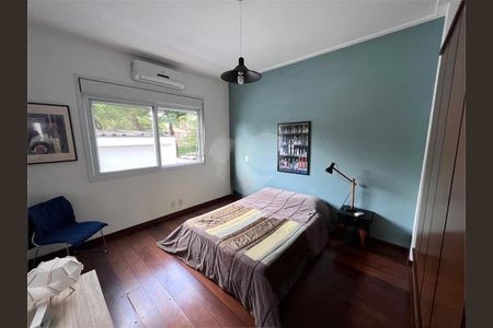 Casa à venda com 3 quartos, 360m² em Chácara Santo Antônio (Zona Sul), São Paulo