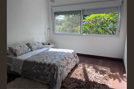 Casa à venda com 3 quartos, 360m² em Chácara Santo Antônio (Zona Sul), São Paulo