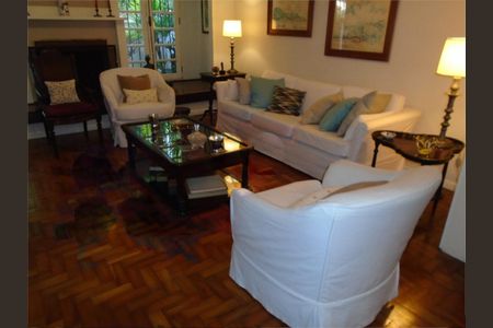 Casa à venda com 4 quartos, 162m² em Granja Julieta, São Paulo