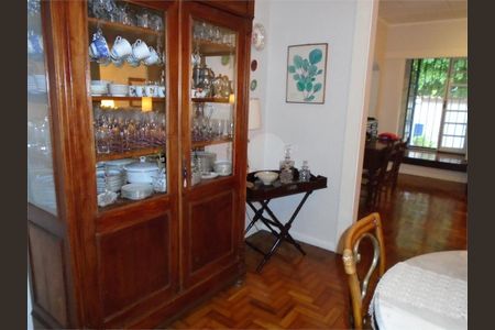 Casa à venda com 4 quartos, 162m² em Granja Julieta, São Paulo