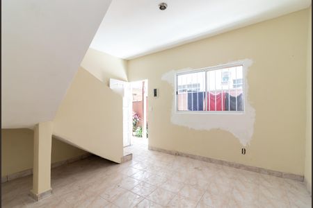 Sala de casa para alugar com 2 quartos, 90m² em Parque Peruche, São Paulo