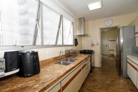Apartamento à venda com 304m², 4 quartos e 3 vagasCozinha