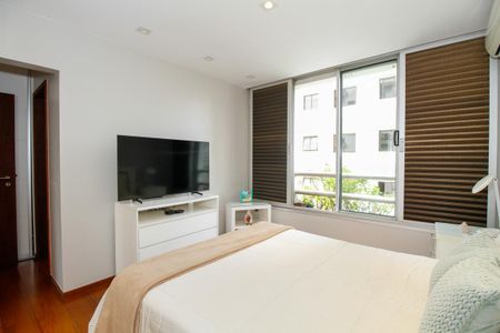 Apartamento à venda com 304m², 4 quartos e 3 vagasSuíte 2