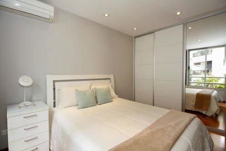 Apartamento à venda com 304m², 4 quartos e 3 vagasSuíte 2