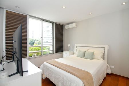 Apartamento à venda com 304m², 4 quartos e 3 vagasSuíte 2