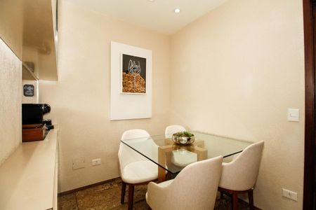 Apartamento à venda com 304m², 4 quartos e 3 vagasCozinha