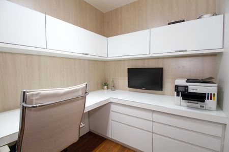 Apartamento à venda com 304m², 4 quartos e 3 vagasEscritório