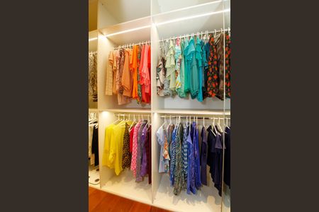 Apartamento à venda com 304m², 4 quartos e 3 vagasCloset da Suíte 1