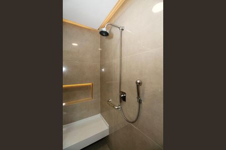 Apartamento à venda com 304m², 4 quartos e 3 vagasBanheiro da Suíte 1