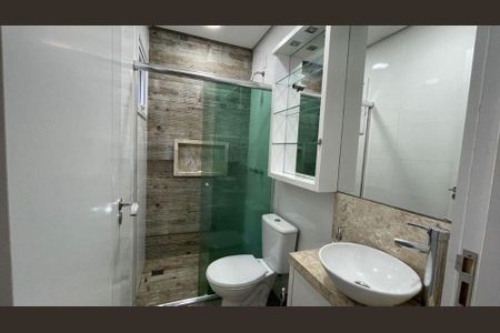 Casa de condomínio para alugar com 180m², 2 quartos e 2 vagasBanheiro 1