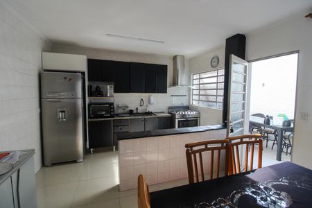 Casa para alugar com 220m², 3 quartos e 2 vagas Casa para alugar com 220m², 3 quartos e 2 vagasCozinha