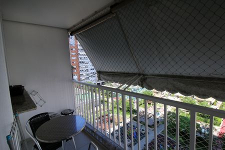 Apartamento à venda com 58m², 2 quartos e 1 vagaVaranda