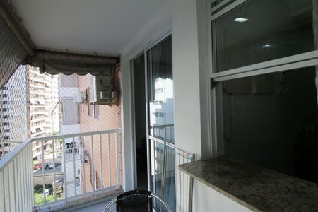 Apartamento à venda com 58m², 2 quartos e 1 vagaVaranda