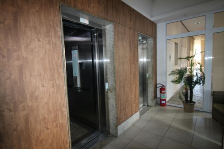 Apartamento à venda com 58m², 2 quartos e 1 vagaÁrea comum - Elevadores