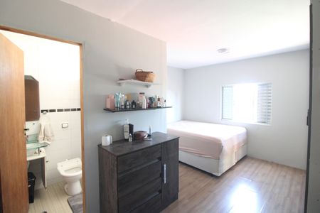 Casa à venda com 165m², 3 quartos e 2 vagasSuíte 1