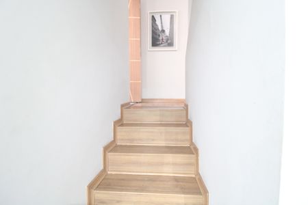 Casa à venda com 165m², 3 quartos e 2 vagasEscada