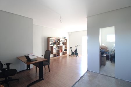 Casa à venda com 165m², 3 quartos e 2 vagasSuíte 2