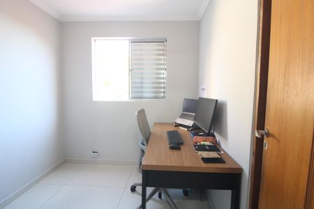 Casa à venda com 165m², 3 quartos e 2 vagasEscritório