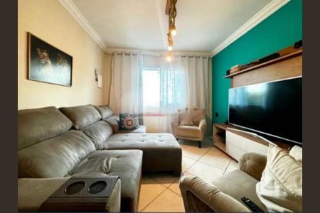 Foto 02 de casa à venda com 2 quartos, 97m² em Vila Chuca, São Paulo