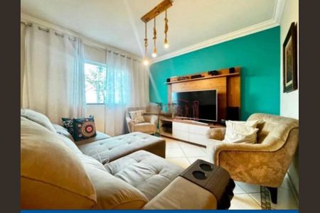 Foto 01 de casa à venda com 2 quartos, 97m² em Vila Chuca, São Paulo