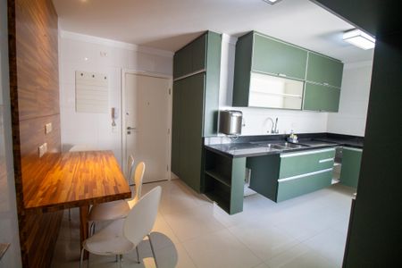 Apartamento para alugar com 360m², 4 quartos e 2 vagasCopa / Cozinha