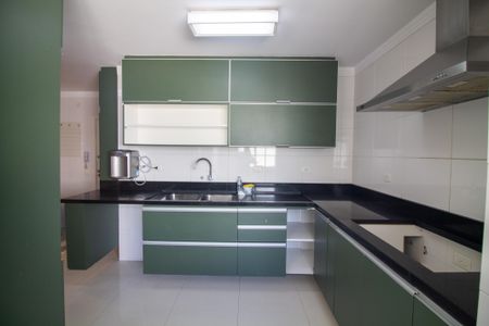 Apartamento para alugar com 360m², 4 quartos e 2 vagasCopa / Cozinha