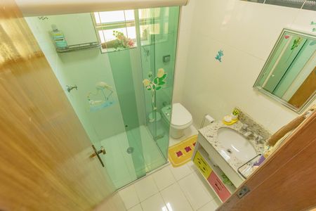 Casa à venda com 228m², 5 quartos e 2 vagasBanheiro social