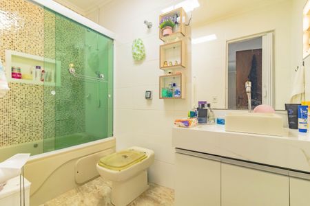 Casa à venda com 228m², 5 quartos e 2 vagasBanheiro da Suíte