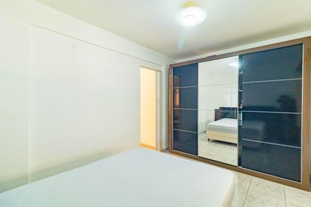 Casa à venda com 228m², 5 quartos e 2 vagasQuarto