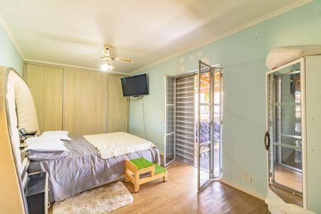 Casa à venda com 228m², 5 quartos e 2 vagasSuíte