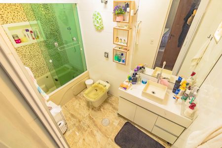 Casa à venda com 228m², 5 quartos e 2 vagasBanheiro da Suíte