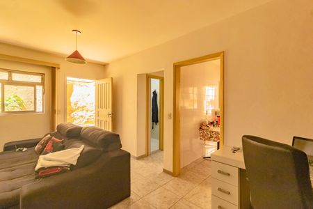 Casa à venda com 228m², 5 quartos e 2 vagasSala