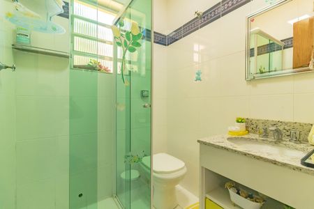 Casa à venda com 228m², 5 quartos e 2 vagasBanheiro social