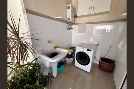 Apartamento à venda com 346m², 4 quartos e 3 vagas Apartamento à venda com 346m², 4 quartos e 3 vagasÁrea de Serviço