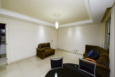 Apartamento à venda com 77m², 3 quartos e 1 vaga Apartamento à venda com 77m², 3 quartos e 1 vagaSala