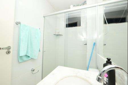 Apartamento à venda com 77m², 3 quartos e 1 vaga Apartamento à venda com 77m², 3 quartos e 1 vagaBanheiro