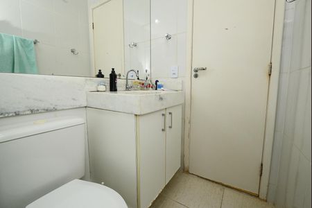 Apartamento à venda com 77m², 3 quartos e 1 vaga Apartamento à venda com 77m², 3 quartos e 1 vagaBanheiro