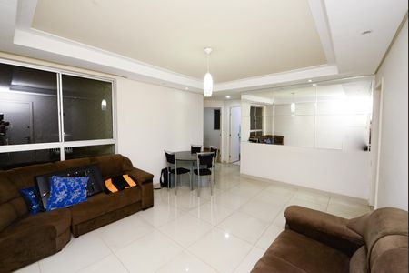 Apartamento à venda com 77m², 3 quartos e 1 vaga Apartamento à venda com 77m², 3 quartos e 1 vagaSala