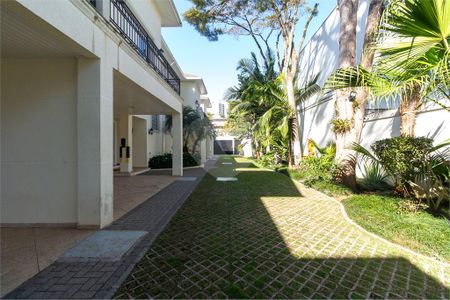 Casa à venda com 3 quartos, 330m² em Alto da Boa Vista, São Paulo
