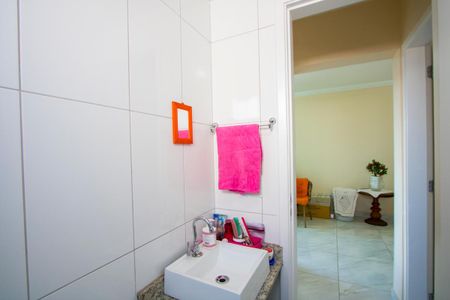 Apartamento à venda com 62m², 2 quartos e 2 vagasBanheiro social
