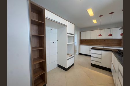 Apartamento à venda com 128m², 3 quartos e 2 vagasCozinha 
