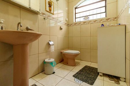 Casa à venda com 164m², 3 quartos e 2 vagasBanheiro 3