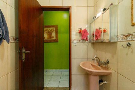 Casa à venda com 164m², 3 quartos e 2 vagasBanheiro 3