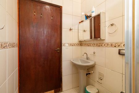 Casa à venda com 164m², 3 quartos e 2 vagasBanheiro 